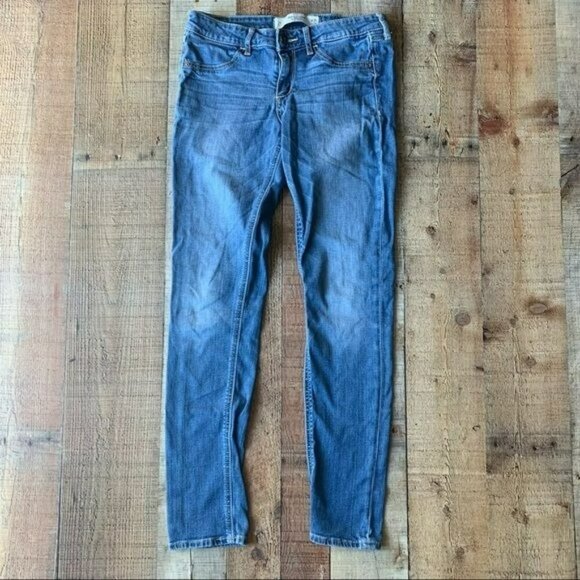 Abercrombie & Fitch Denim - Abercrombie and Fitch womens size 26 medium wash blue skinny denim jeans